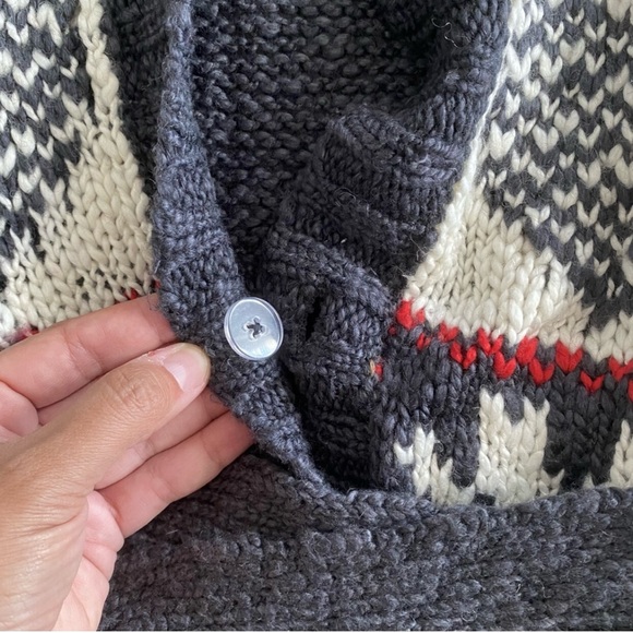 Hooded Sweater Vest - Picture 8 of 8